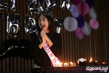 Foto Prilly Latuconsina