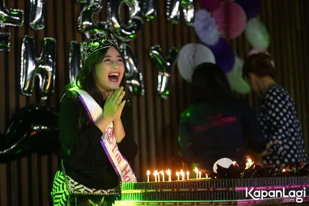 Foto Prilly Latuconsina