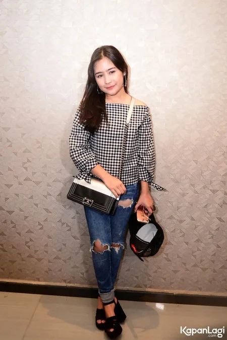 Foto Prilly Latuconsina