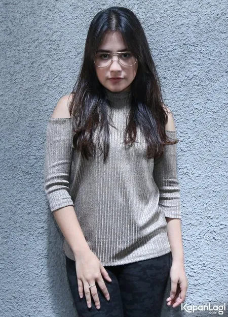 Foto Prilly Latuconsina