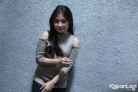 Foto Prilly Latuconsina