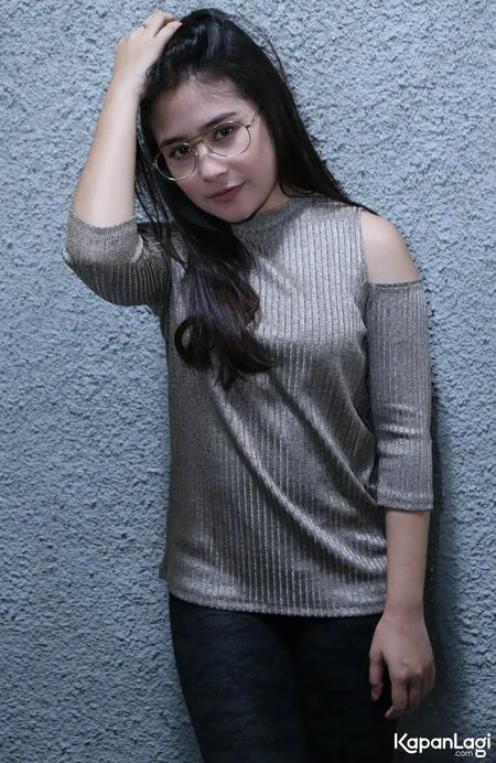 Foto Prilly Latuconsina