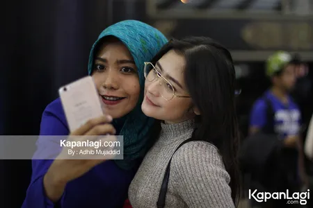 Foto Prilly Latuconsina