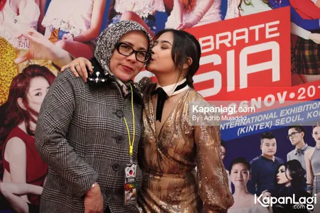 Foto Prilly Latuconsina