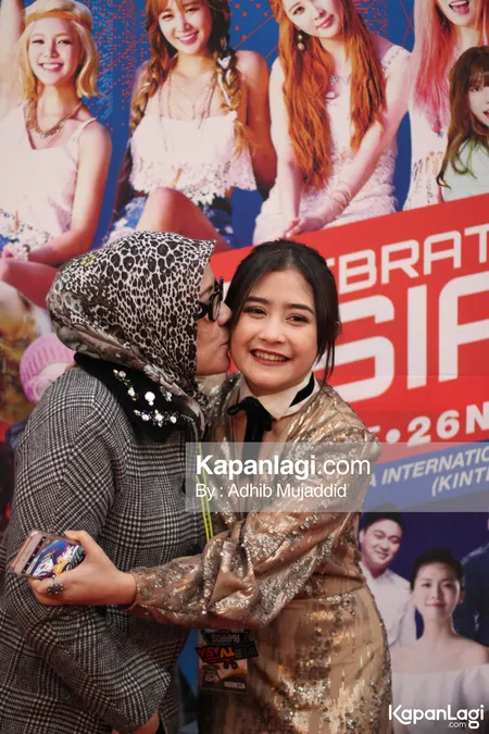 Foto Prilly Latuconsina