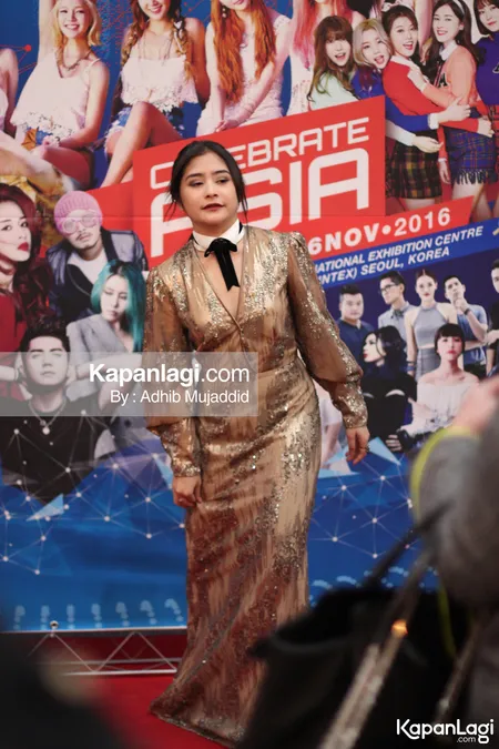 Foto Prilly Latuconsina