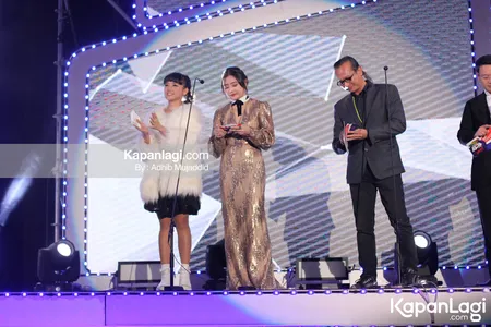 Foto Prilly Latuconsina