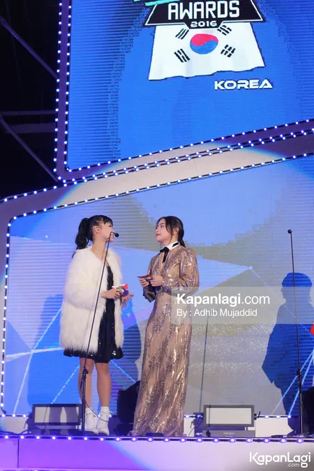 Foto Prilly Latuconsina