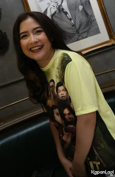 Foto Prilly Latuconsina