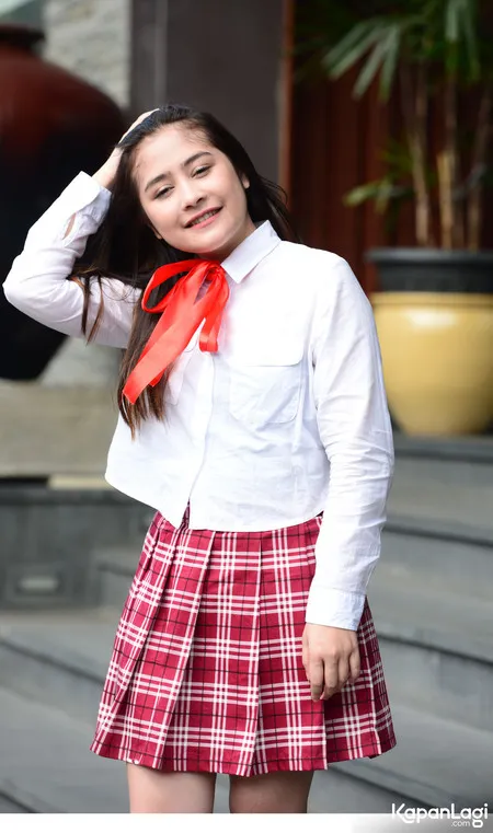 Foto Prilly Latuconsina