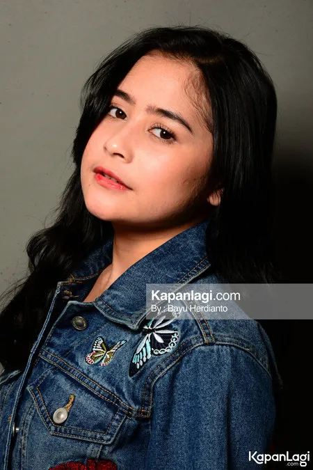 Foto Prilly Latuconsina