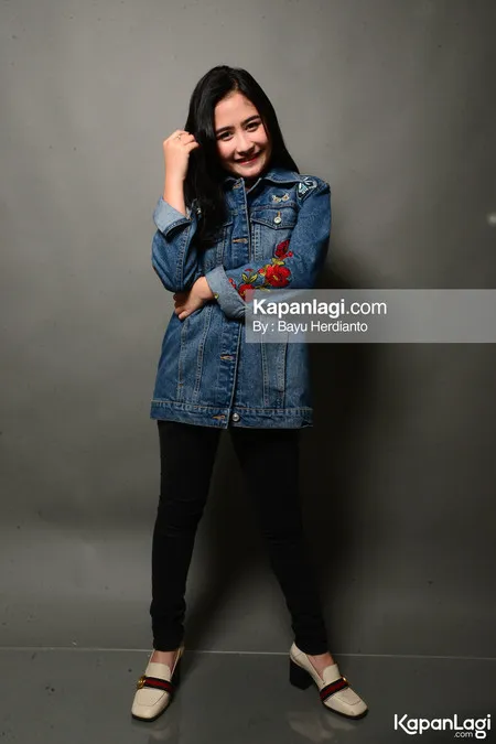 Foto Prilly Latuconsina