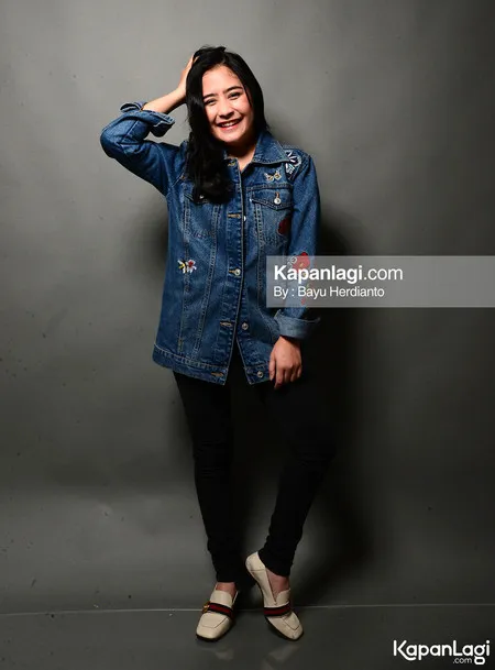 Foto Prilly Latuconsina