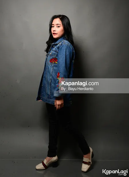 Foto Prilly Latuconsina