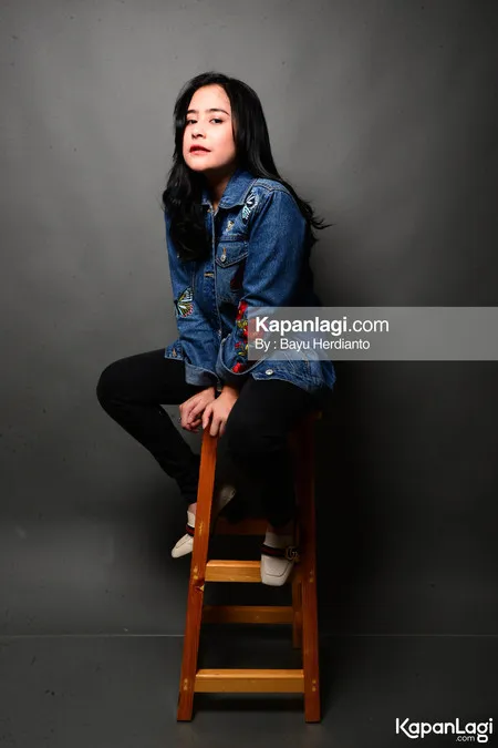 Foto Prilly Latuconsina