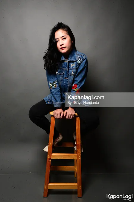 Foto Prilly Latuconsina
