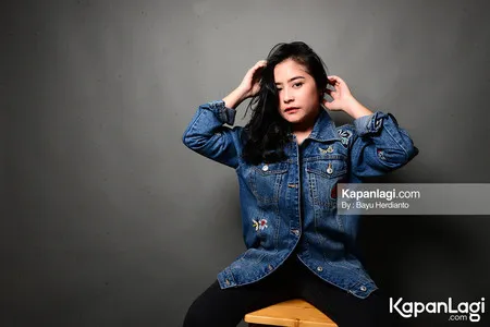 Foto Prilly Latuconsina