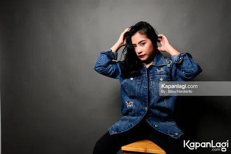 Foto Prilly Latuconsina