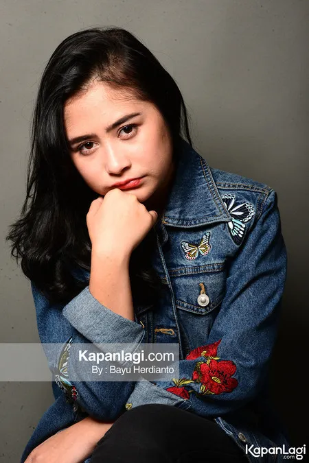 Foto Prilly Latuconsina