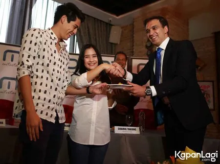 Foto Prilly Latuconsina