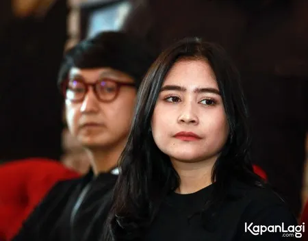 Foto Prilly Latuconsina