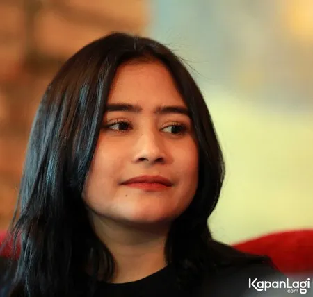 Foto Prilly Latuconsina