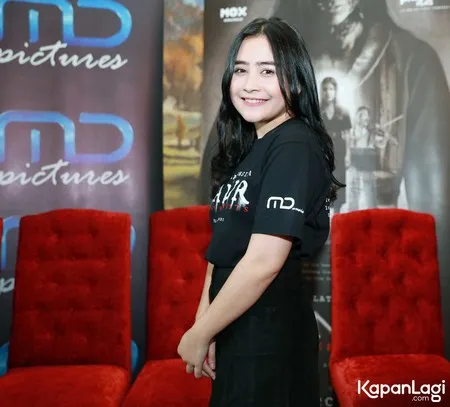 Foto Prilly Latuconsina