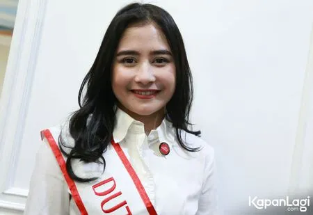 Foto Prilly Latuconsina