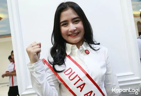 Foto Prilly Latuconsina