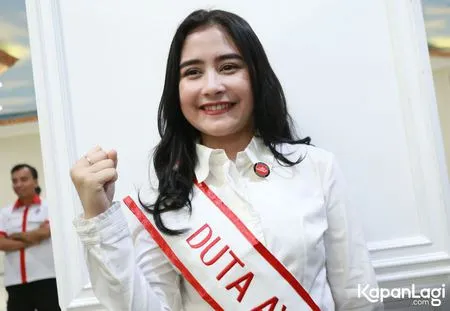 Foto Prilly Latuconsina