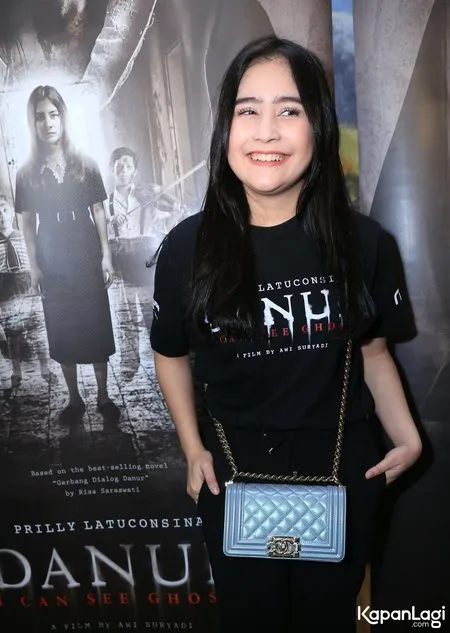 Foto Prilly Latuconsina