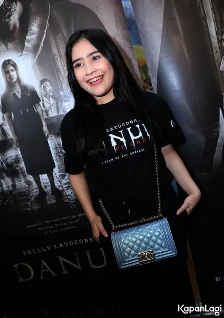 Foto Prilly Latuconsina