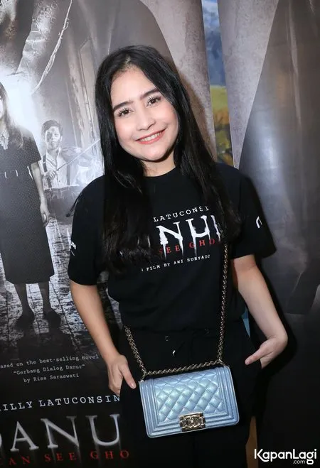 Foto Prilly Latuconsina