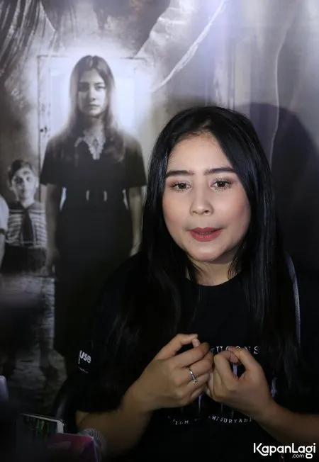 Foto Prilly Latuconsina