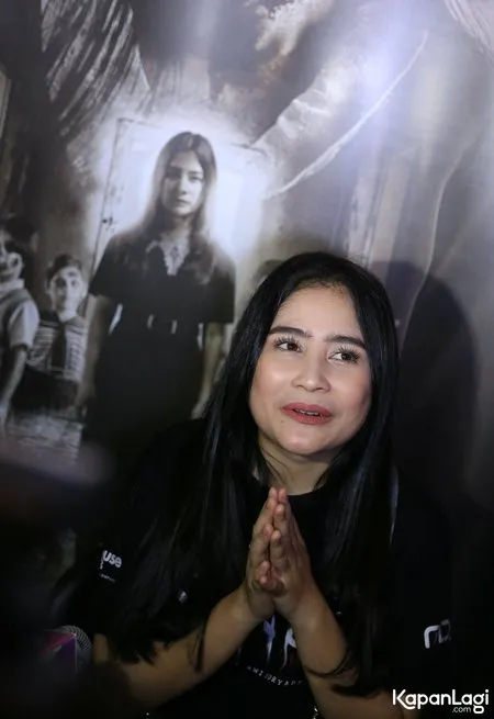Foto Prilly Latuconsina