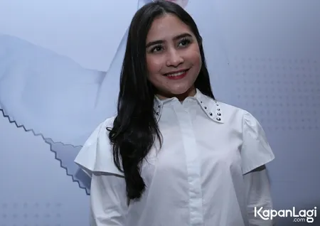 Foto Prilly Latuconsina