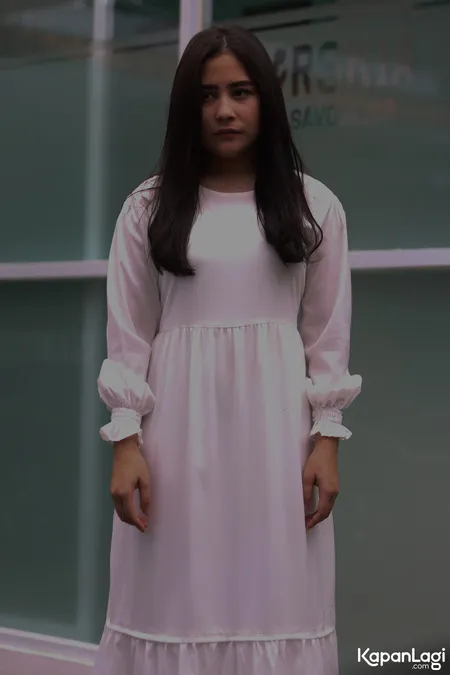 Foto Prilly Latuconsina