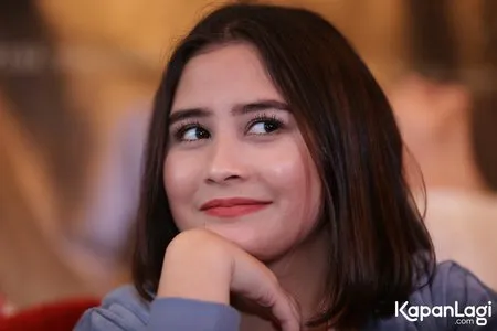 Foto Prilly Latuconsina