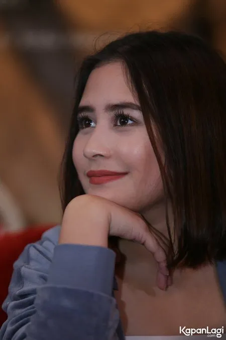 Foto Prilly Latuconsina
