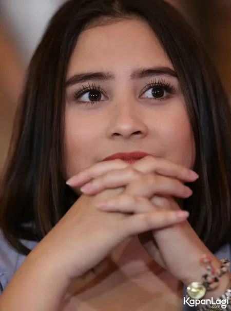 Foto Prilly Latuconsina