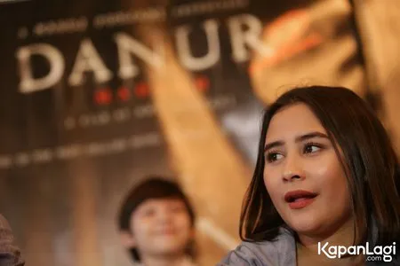 Foto Prilly Latuconsina
