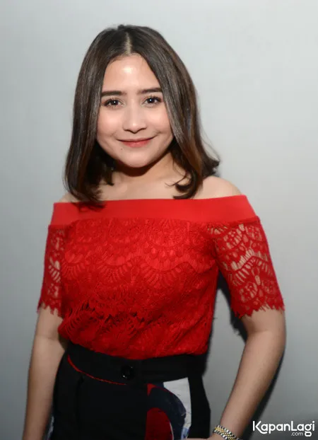 Foto Prilly Latuconsina