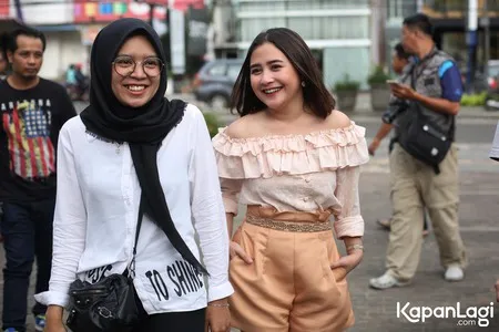 Foto Prilly Latuconsina
