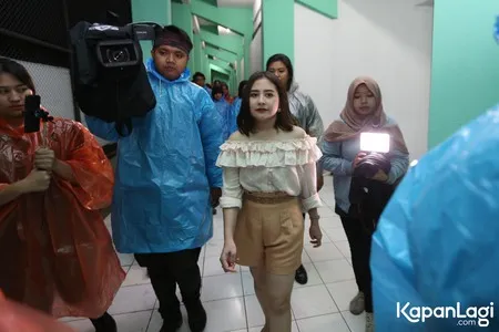 Foto Prilly Latuconsina