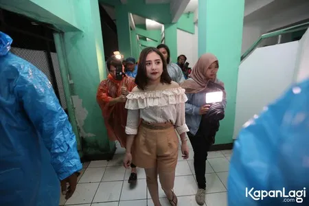Foto Prilly Latuconsina