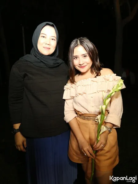 Foto Prilly Latuconsina
