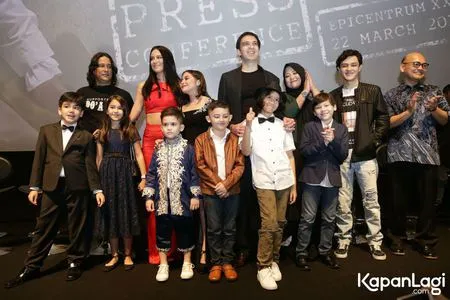Foto Prilly Latuconsina