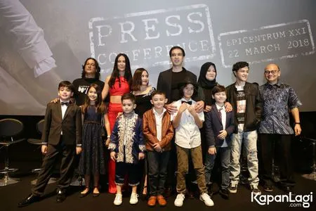 Foto Prilly Latuconsina