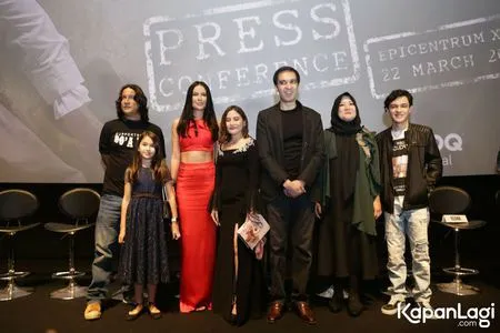Foto Prilly Latuconsina