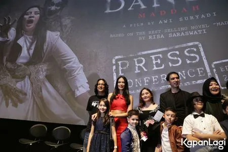 Foto Prilly Latuconsina